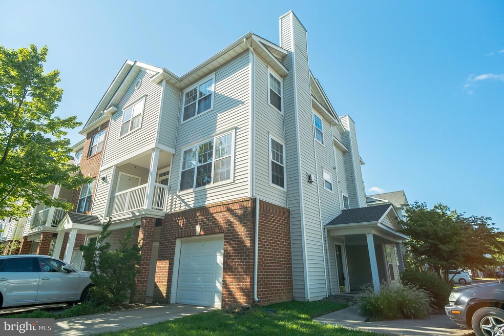 13071 Marcey Creek Rd, Herndon, VA 20171 - photo 1