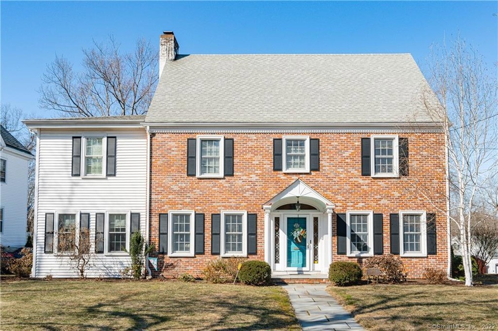 WELCOME TO 285 North Quaker Lane, West Hartford, C