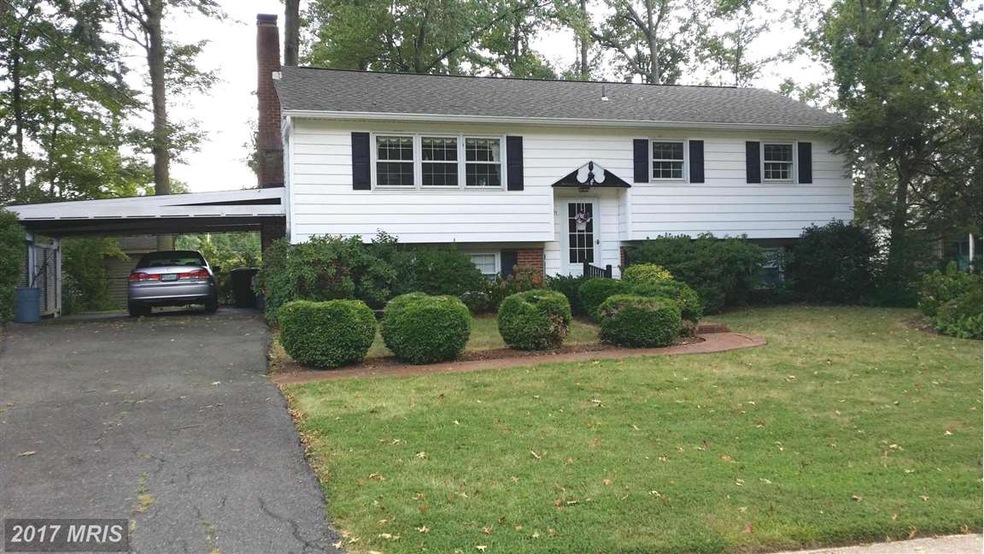 1901 Rampart Dr, Alexandria, VA 22308 - photo 1