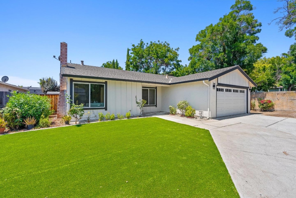 Sold $1,200,000 • Co-Listing Agent