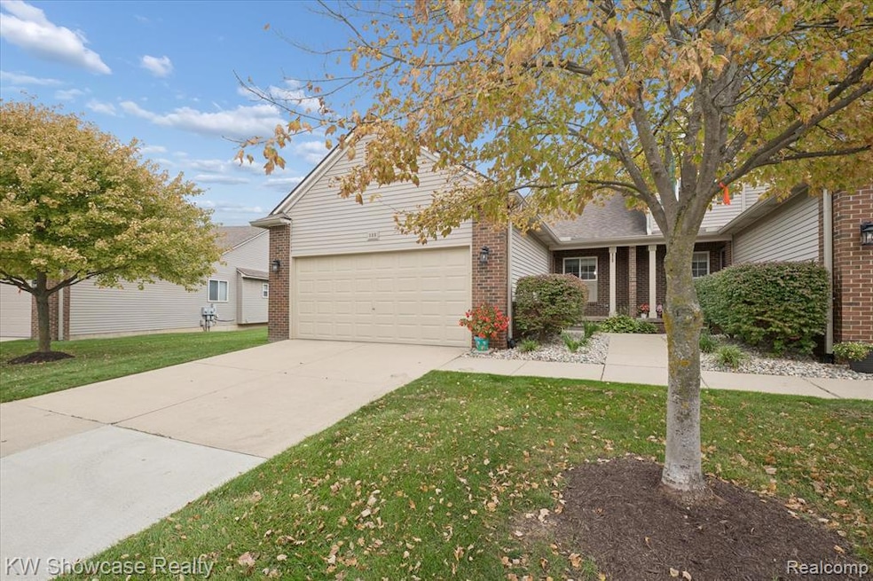 135 Newberry Ln, Howell, MI 48843 - photo 1