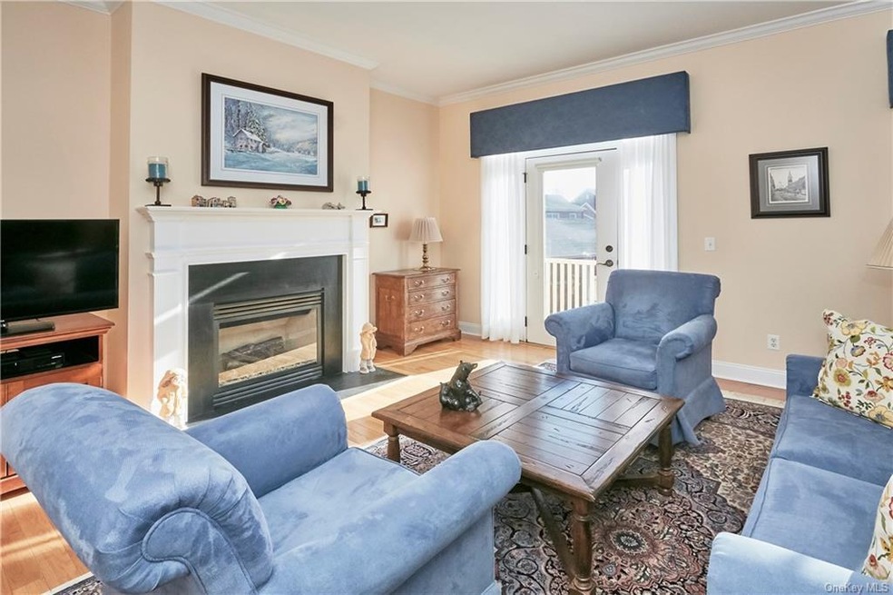 17 Cropsey St unit 2C, Warwick, NY 10990 - photo 1