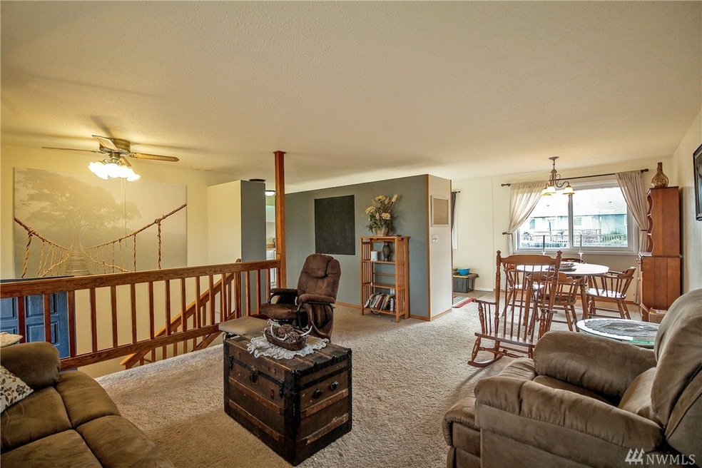 302 S James Ave, East Wenatchee, WA 98802 - photo 1