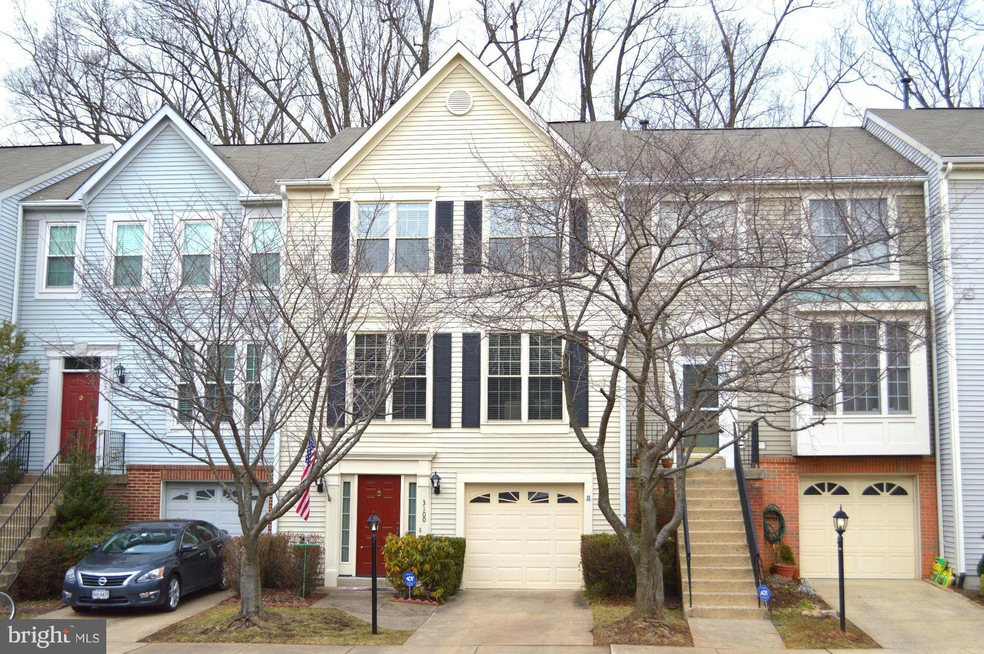 3100 Sutherland Hill Ct, Fairfax, VA 22031 - photo 1