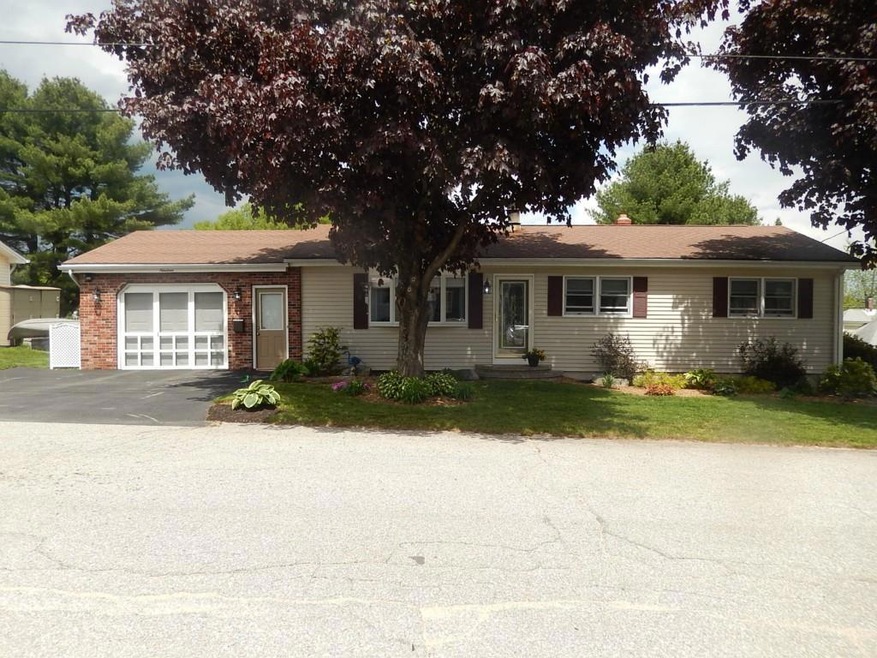 Extremely well-maintained ranch in...