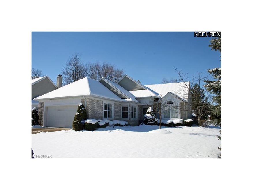 Welcome home to a wonderful Ranch Cluster home in 
