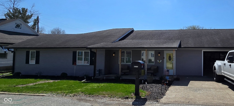 237 E North St, Knightstown, IN 46148 - photo 1