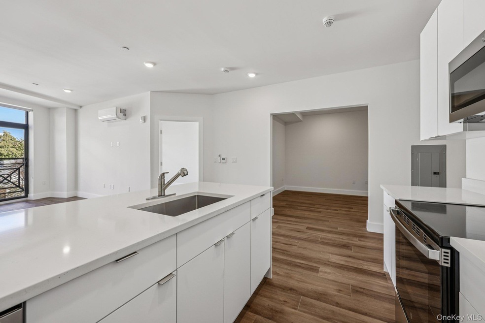 199 E Post Rd unit 404, White Plains, NY 10601 - photo 1