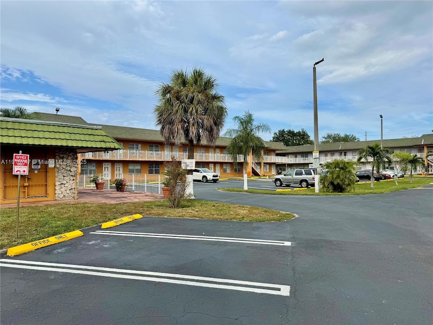 291 NW 177th St unit C110, Miami, FL 33169 - photo 1
