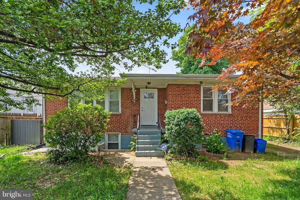 10112 Sutherland Rd, Silver Spring, MD 20901 - photo 1