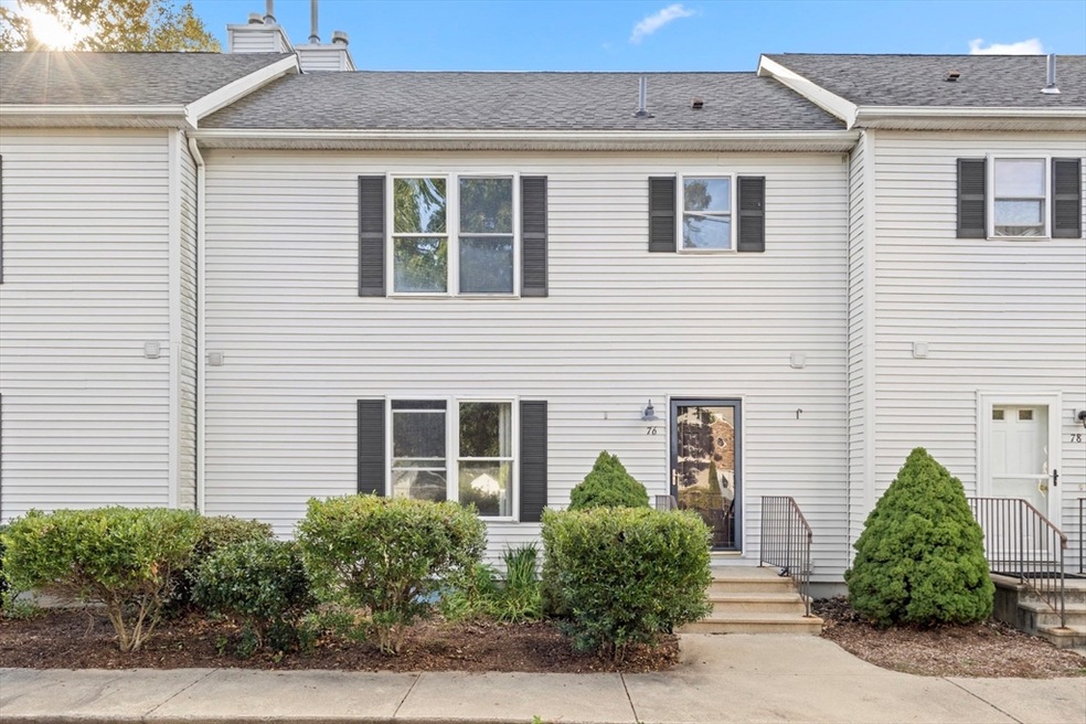 76 Case Ave unit 76, Seekonk, MA 02771 - photo 1