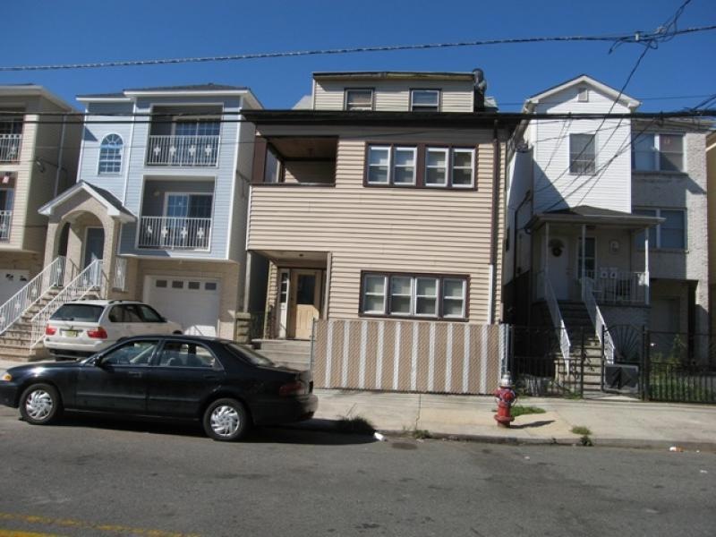 72 E Jersey St, Elizabethport, NJ 07206 - photo 1