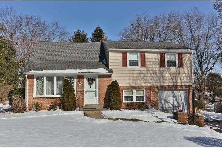 1911 Hemlock Rd, Flourtown, PA 19031 - photo 1