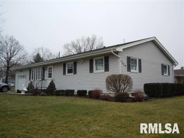 1528 Rutledge Dr, Lincoln, IL 62656 - photo 1