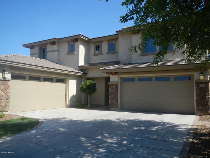4 car garage and luxury!