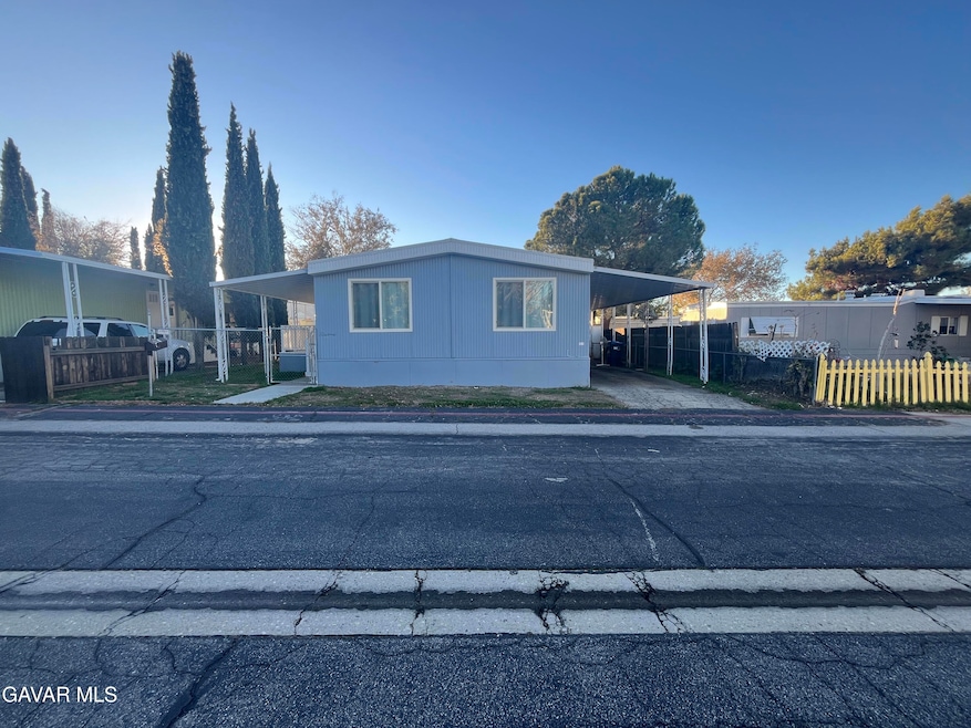 5711 Columbia Way unit Spc 231, Lancaster, CA 93536 - photo 1