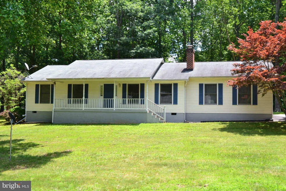 977 Lake Heritage Dr, Ruther Glen, VA 22546 - photo 1