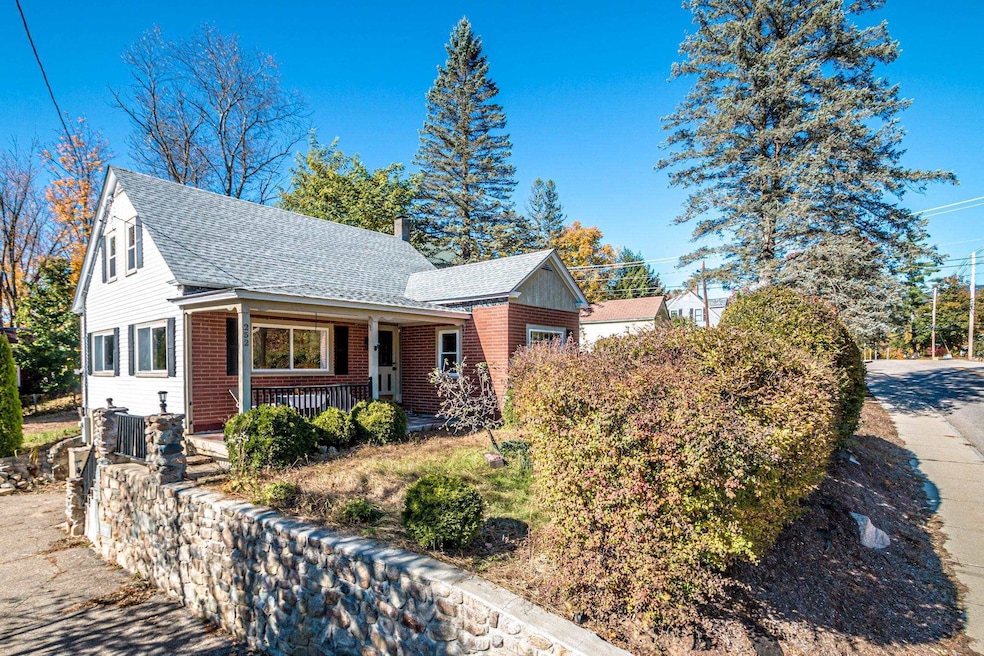 252 Kearsarge Rd, Conway, NH 03860 - photo 1