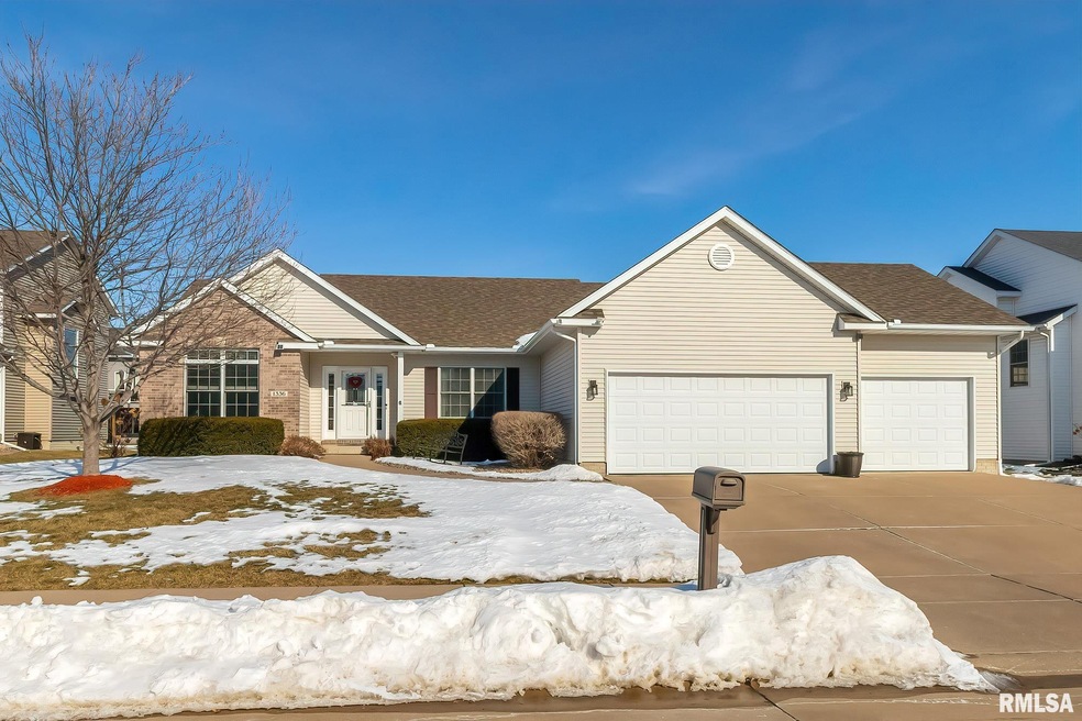 1336 W 62nd Ct, Davenport, IA 52806 - photo 1