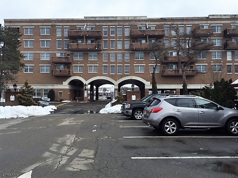 40 Iron Forge Square, Pompton Lakes, NJ 07442 - photo 1