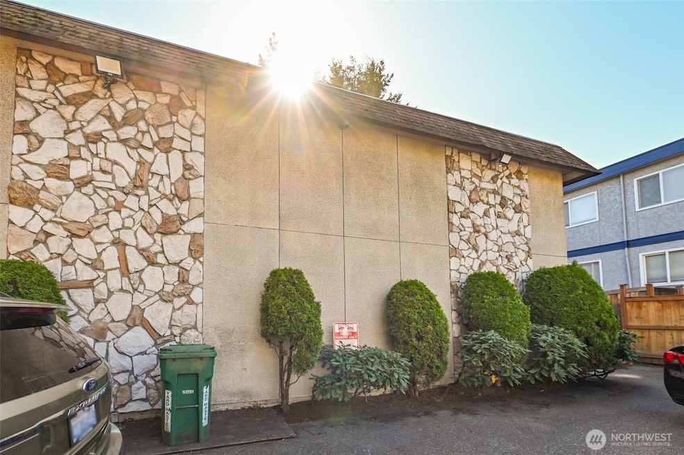 For Sale $1,295,000 • Co-Listing Agent