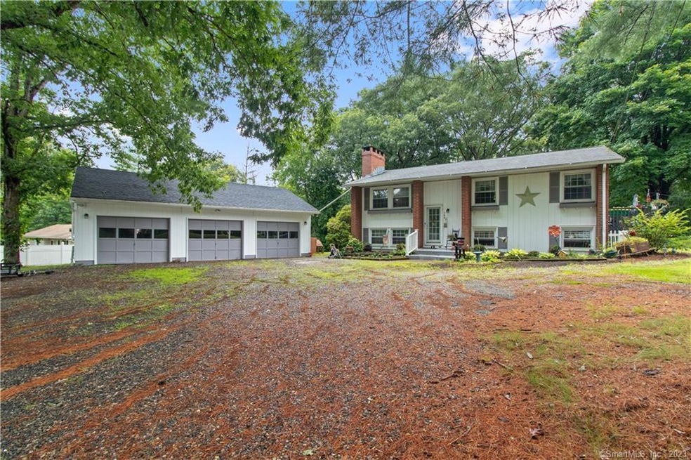 144 Pickett Rd, Plainfield, CT 06374 - photo 1