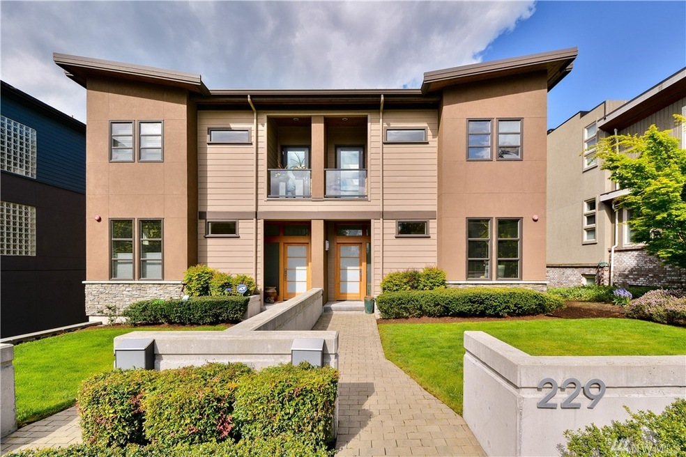 229 1st St, Kirkland, WA 98033 - photo 1