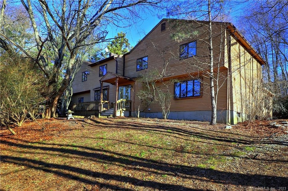 654 Aspen Ln, Orange, CT 06477 - photo 1