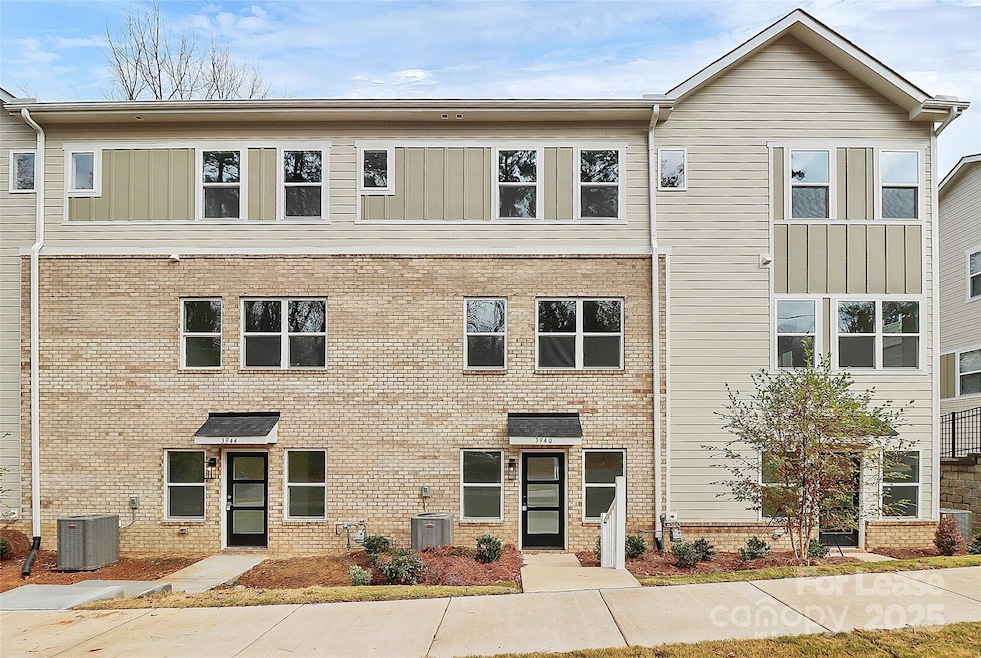 3940 Hager Dr, Charlotte, NC 28208 - photo 1