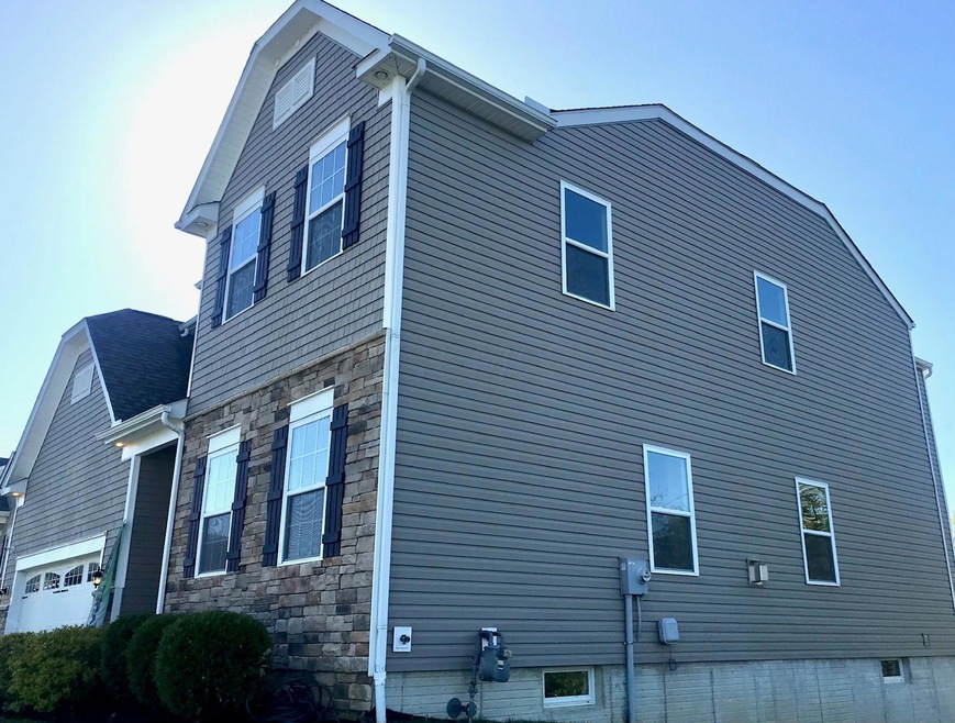 292 Eagles Nest front