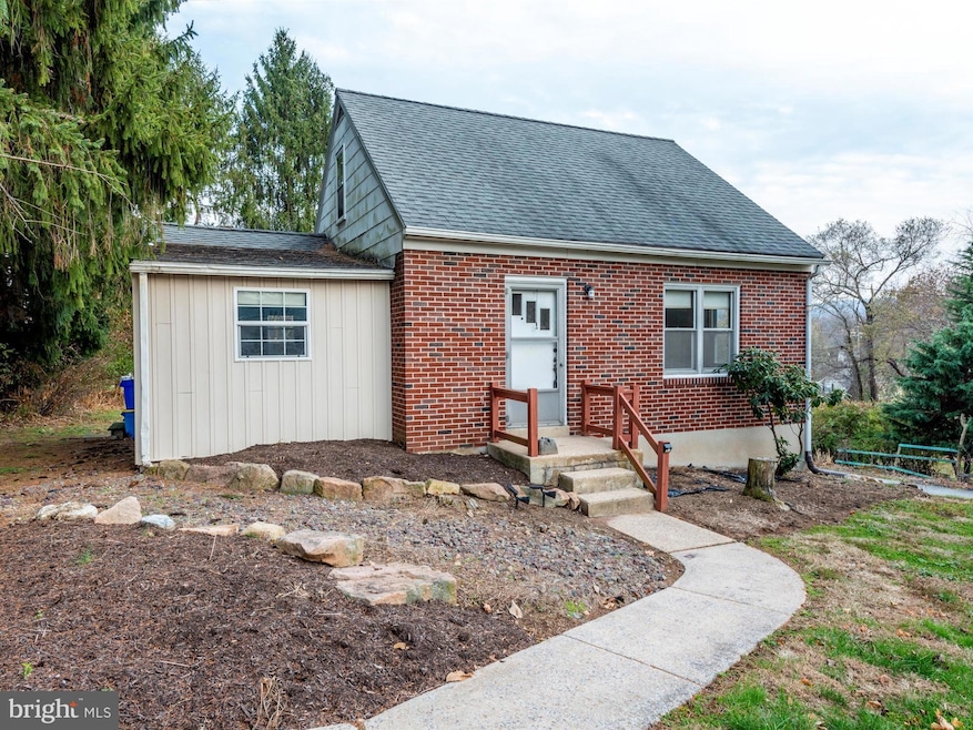 701 Grove Ave, Mohnton, PA 19540 - photo 1