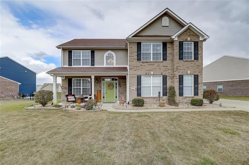 235 Blue Lace Dr, Whiteland, IN 46184 - photo 1