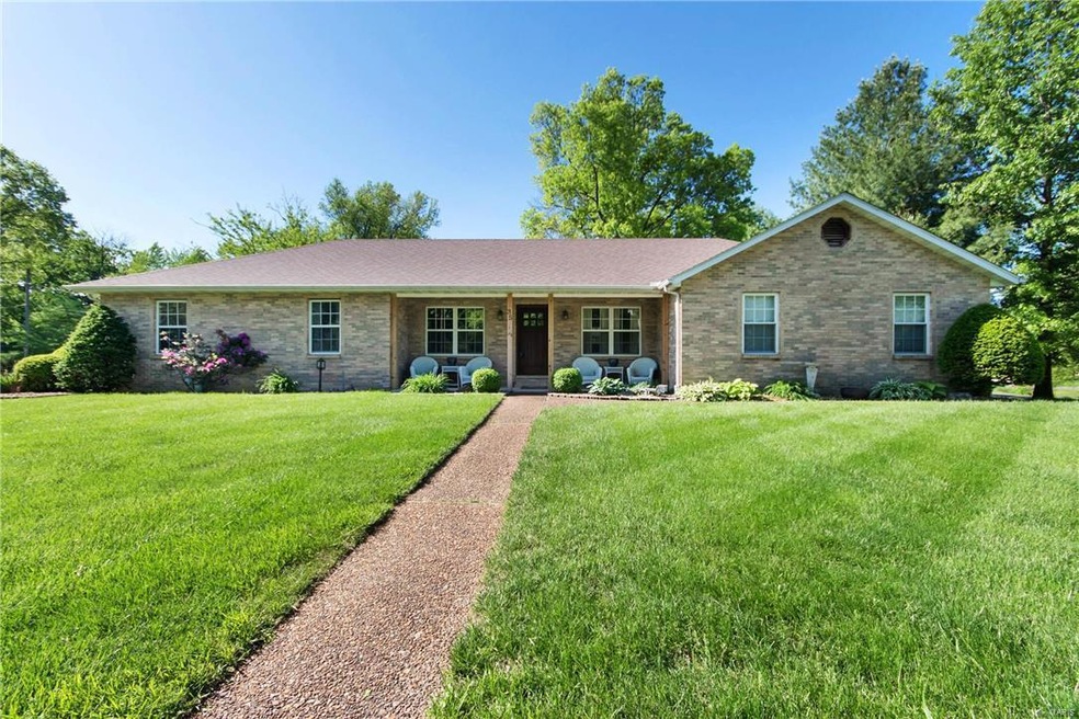 35 Lou Juan Dr, Glen Carbon, IL 62034 - photo 1