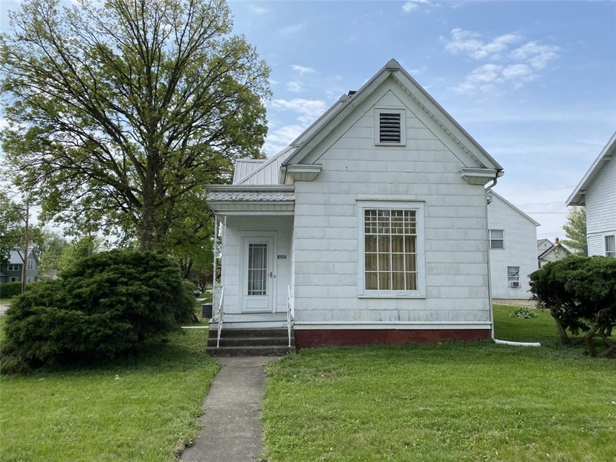 1401 Edgar Ave, Mattoon, IL 61938 - photo 1