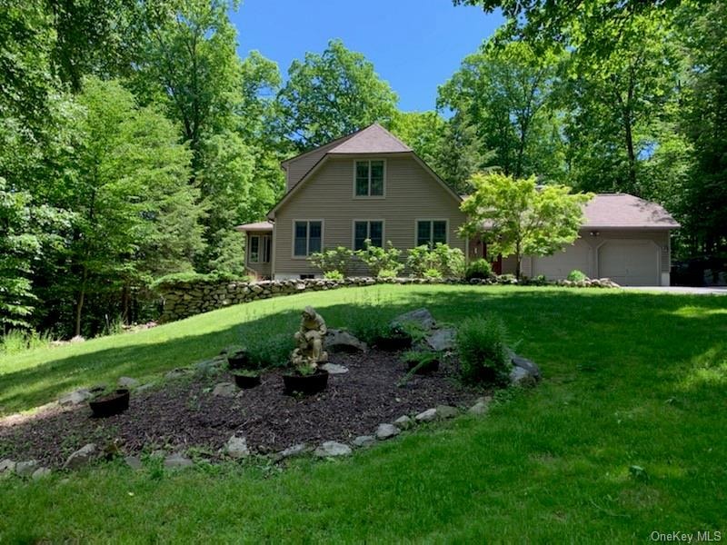 185 Benedict Rd, Montgomery, NY 12549 - photo 1
