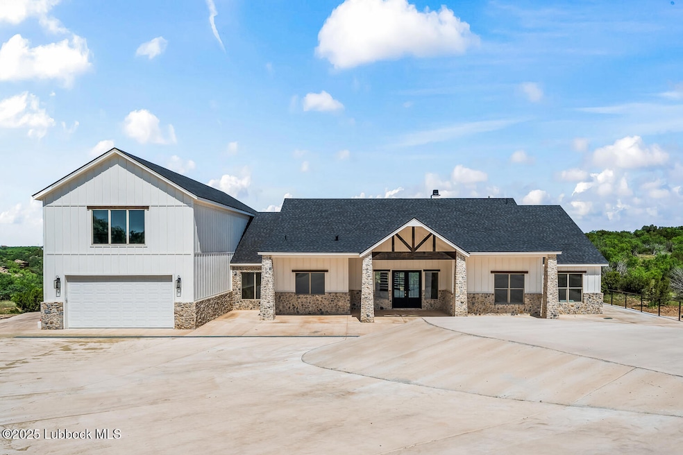 For Sale $1,600,000 • Co-Listing Agent