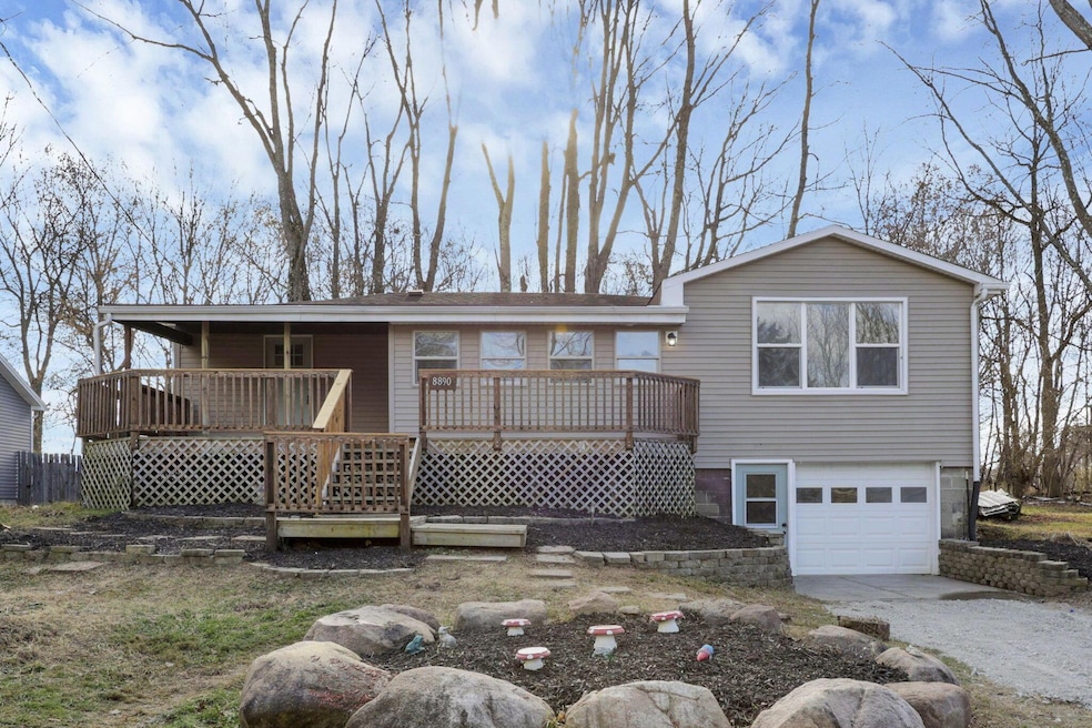 8890 Lancaster Thornville Rd NE, Pleasantville, OH 43148 - photo 1