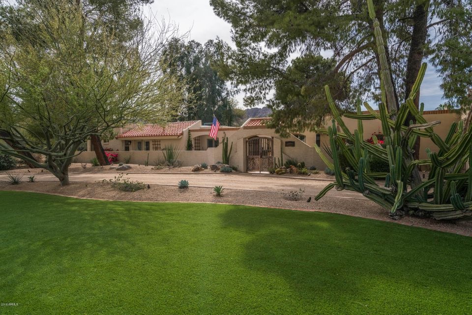 Circular driveway