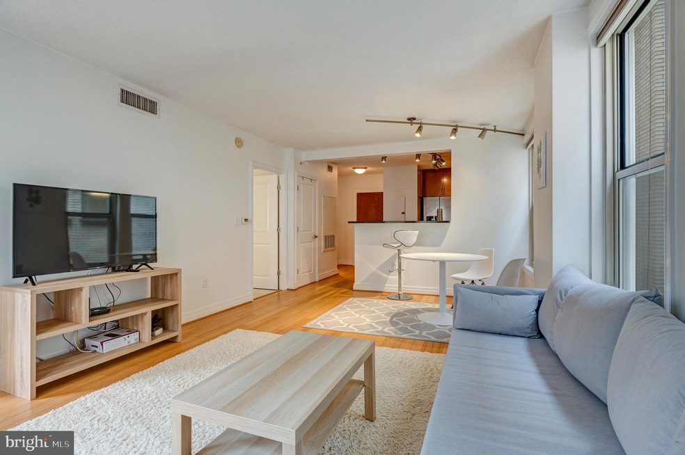 915 E St NW unit 1001, Washington, DC 20004 - photo 1