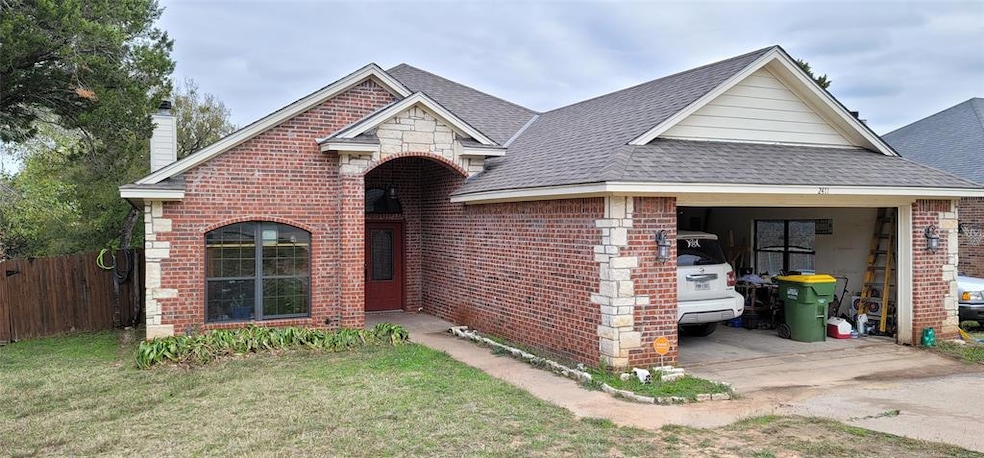 2411 Woodcrest Ct, Granbury, TX 76048 - photo 1