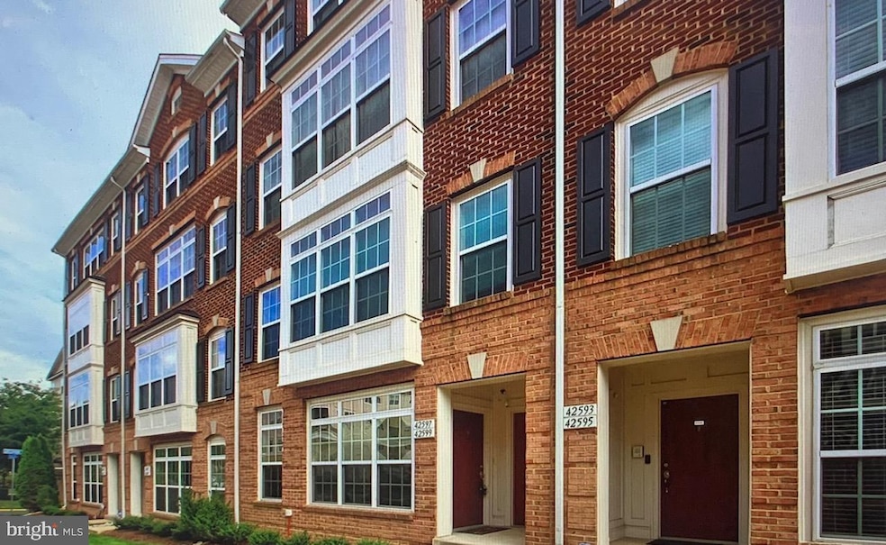42605 Cardinal Trace Terrace unit 10L, Ashburn, VA 20148 - photo 1