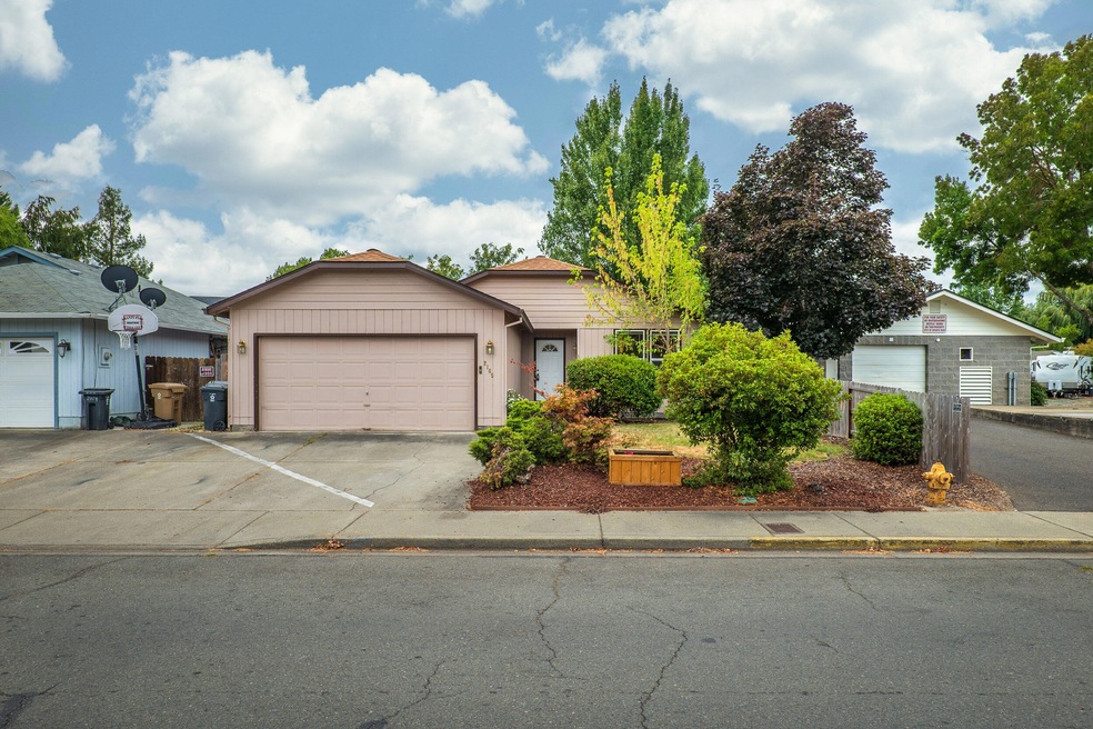 2165SWBridgeSt-001