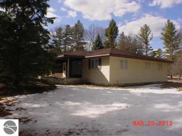 5023 E Michigan Ave, Au Gres, MI 48703 - photo 1