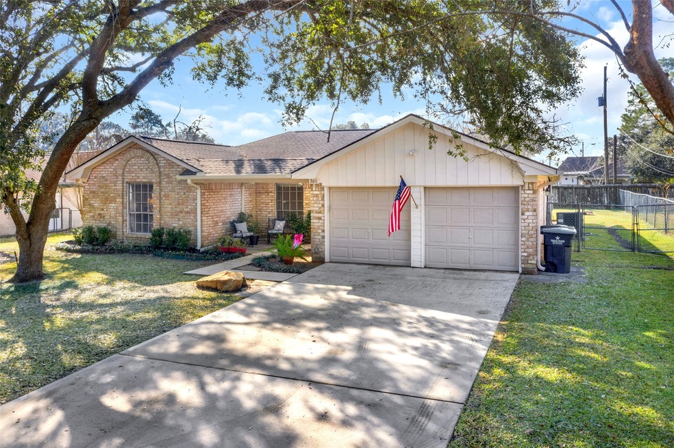 2611 Perry Ln, Alvin, TX 77511 - photo 1