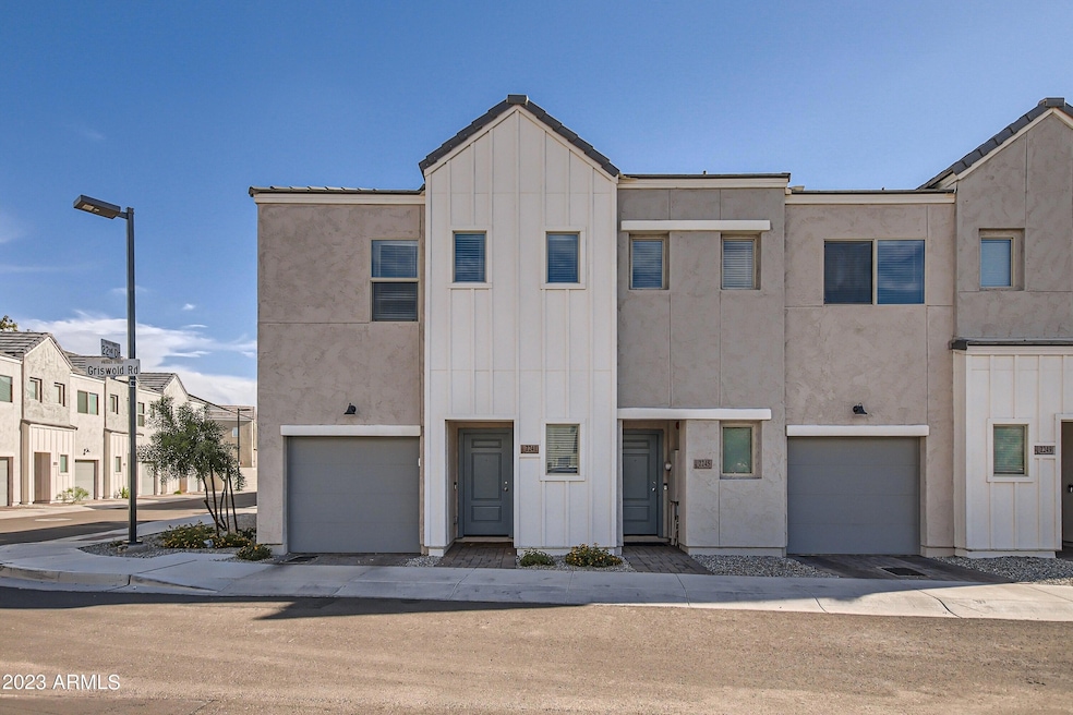 2241 W Griswold Rd, Phoenix, AZ 85021 - photo 1