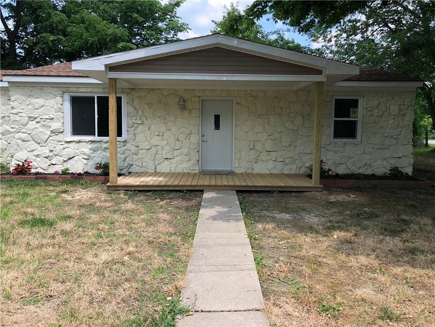 121 S Morris St, Thorntown, IN 46071 - photo 1