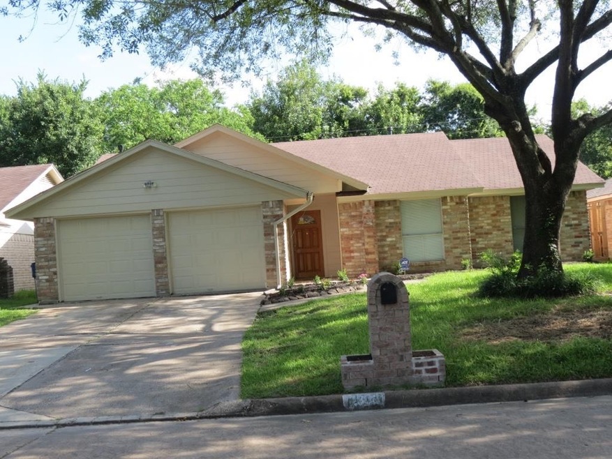 1906 Dormstom Ln, Houston, TX 77088 - photo 1