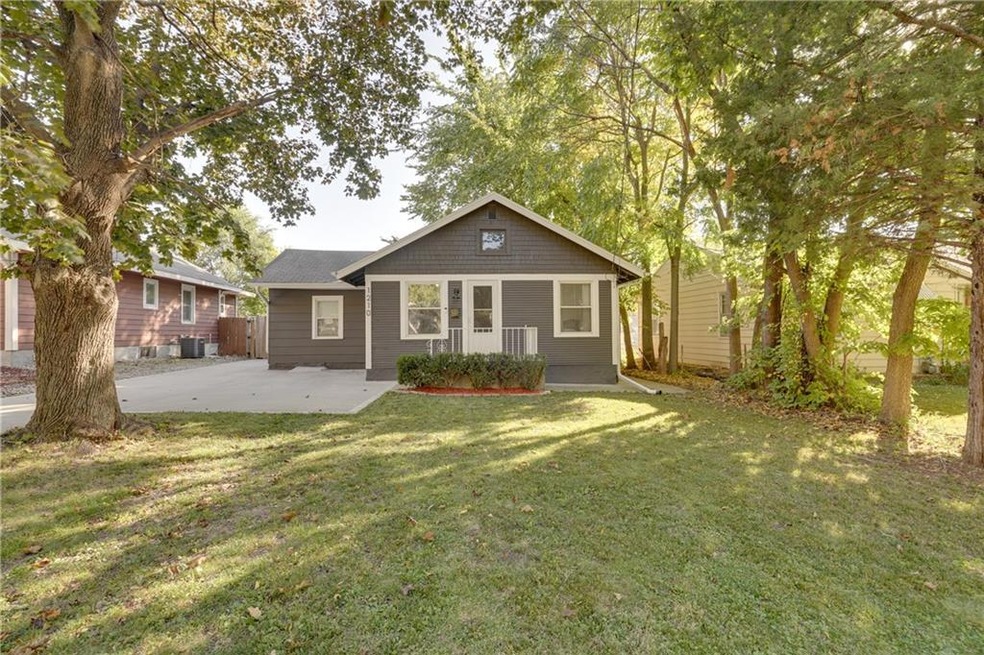 1210 Douglas Ave, Des Moines, IA 50313 - photo 1