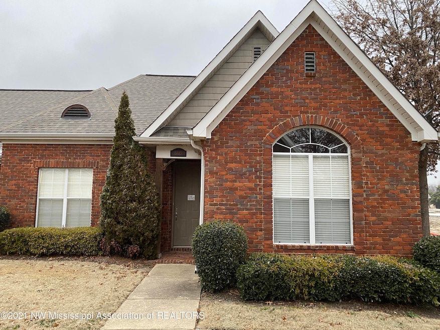 6686 Glen Circle Exterior