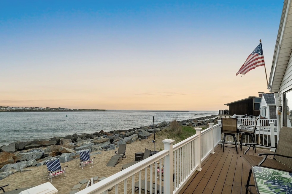 3 Thornton St, Seabrook, NH 03874 - photo 1